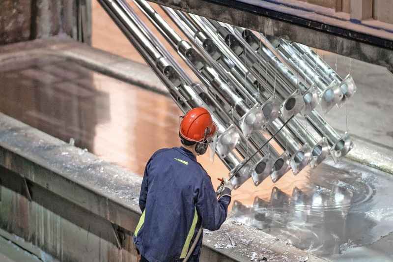 گالوانیزاسیون گرم (Hot-Dip Galvanizing)